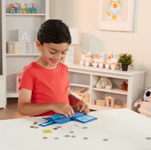 Load image into Gallery viewer, Pretend-to-Spend Wallet - Melissa & Doug