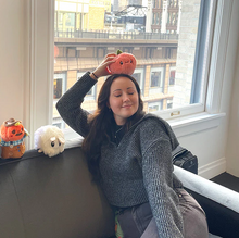 Load image into Gallery viewer, Snugglemi Snackers Peach