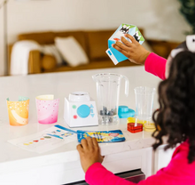 Load image into Gallery viewer, Smoothie Maker Blender Set - Melissa & Doug