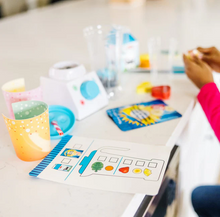 Load image into Gallery viewer, Smoothie Maker Blender Set - Melissa & Doug
