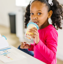Load image into Gallery viewer, Smoothie Maker Blender Set - Melissa & Doug