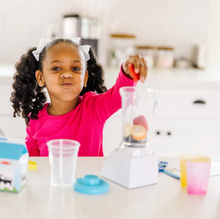 Load image into Gallery viewer, Smoothie Maker Blender Set - Melissa & Doug