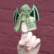 Load image into Gallery viewer, Cthulhu Finger Puppet Magnet