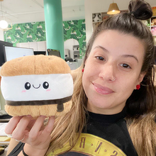 Load image into Gallery viewer, Squishable Snugglemi Snackers S'more
