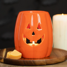 Load image into Gallery viewer, Jack-O&#39;-Lantern Halloween Oil Burner and Wax Warmer
